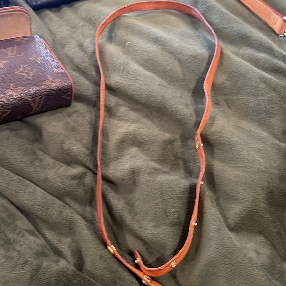 LOUIS VUITTON POCHETTE FLORENTINE BUM BAG MONOGRAM #FL0052 Belt #FL0072🤎🤎 - Picture 8 of 12